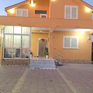 Sabi , Maminas Albanie